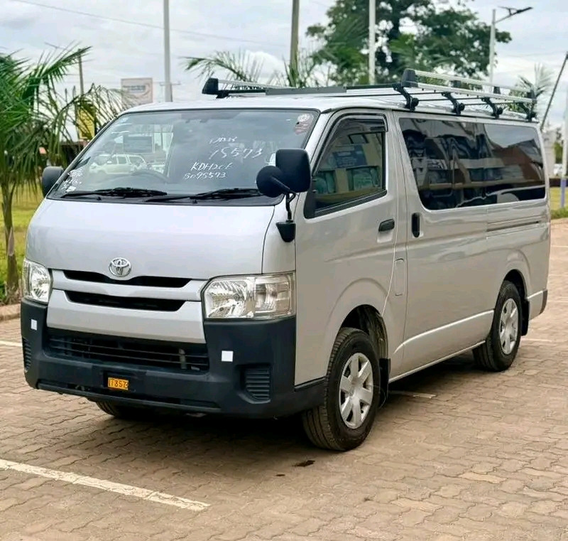 TOYOTA HIACE VAN Image