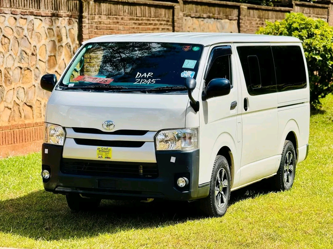 TOYOTA HIACE VAN Image
