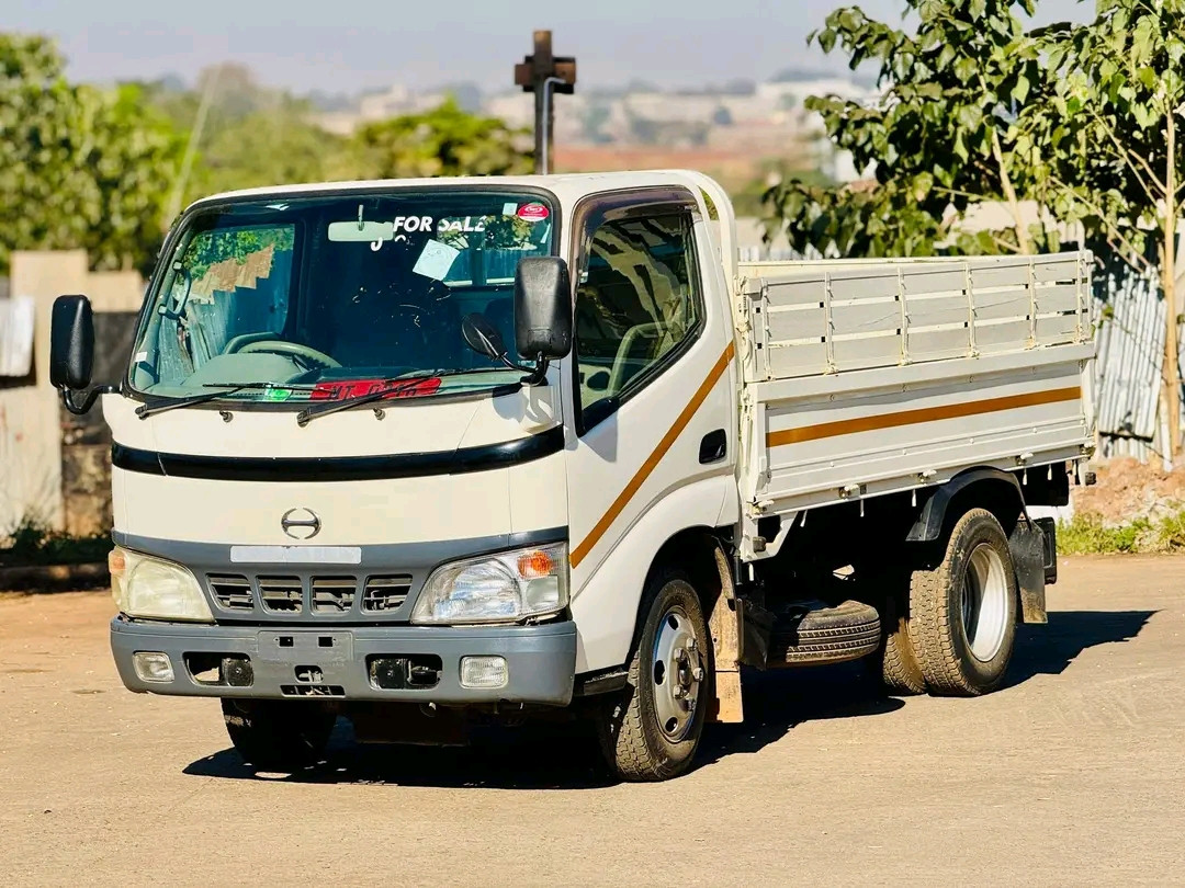 HINO DUTRO 2-TON Image