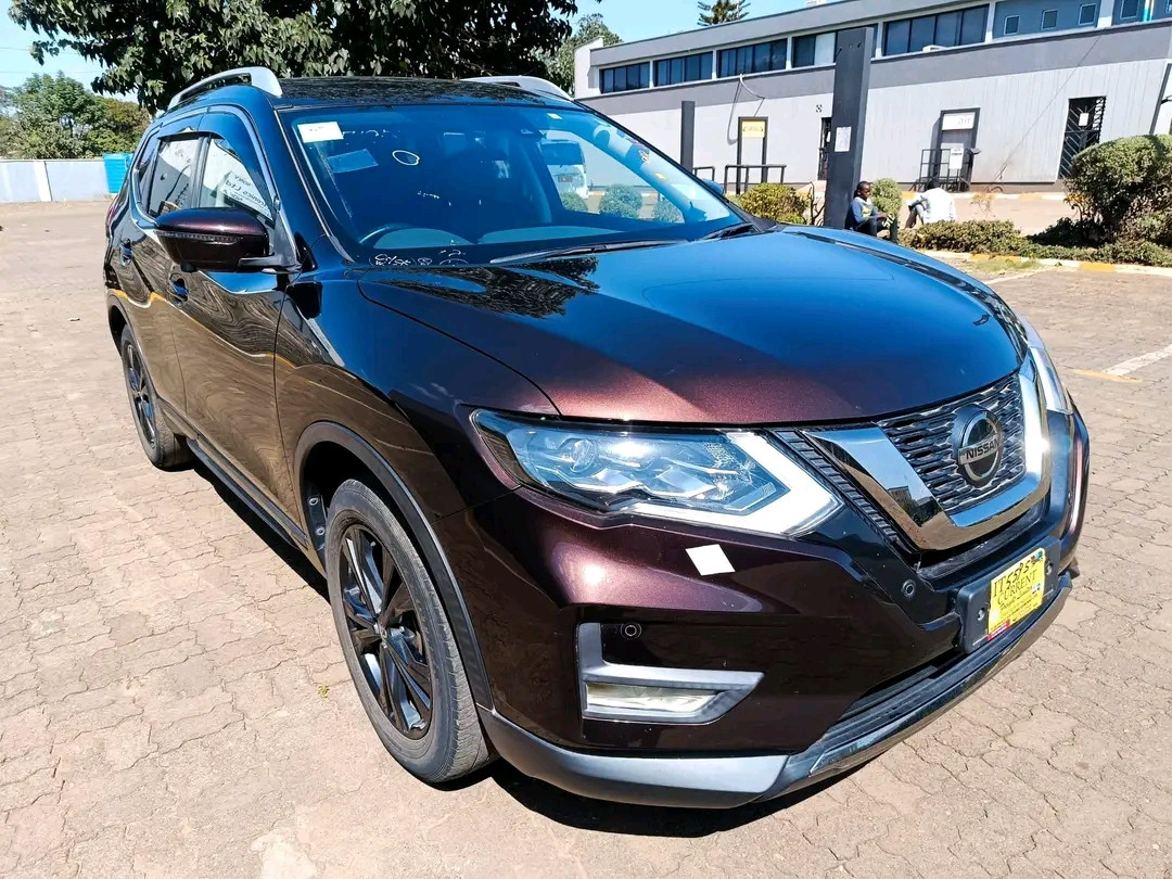 NISSAN X-TRAIL Image