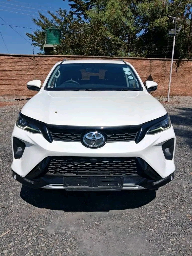TOYOTA FORTUNER 2.4GD-6 Image