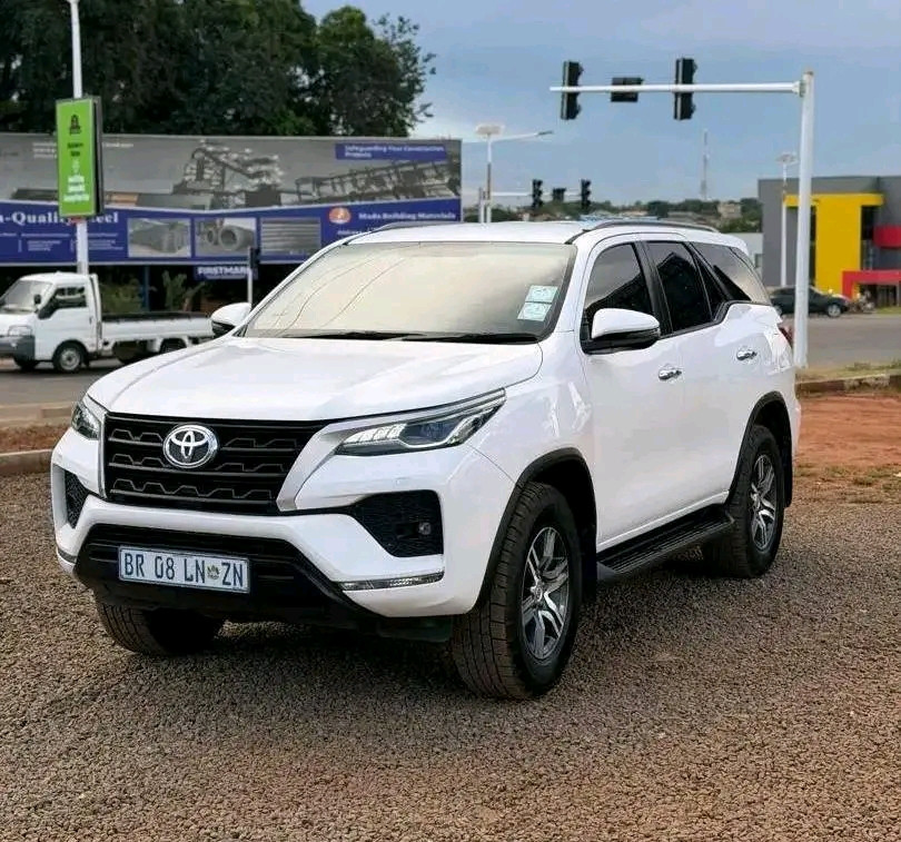 TOYOTA FORTUNER Image