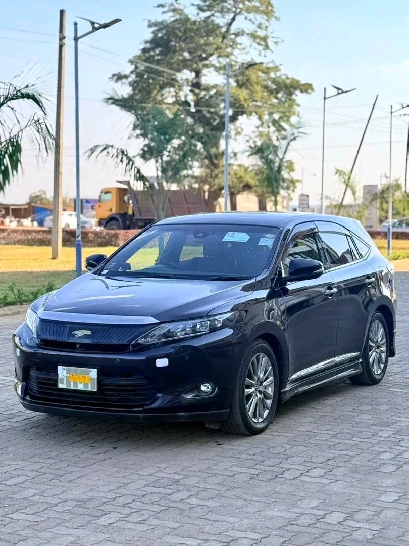 TOYOTA HARRIER Image