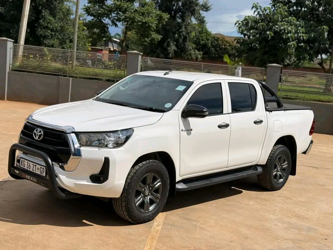 TOYOTA HILUX Image