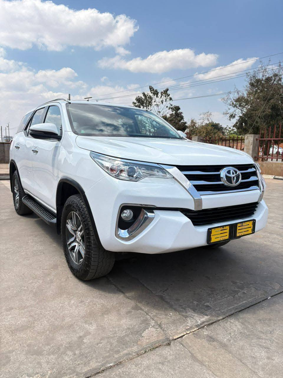 TOYOTA FORTUNER 2.4GD-6 Image