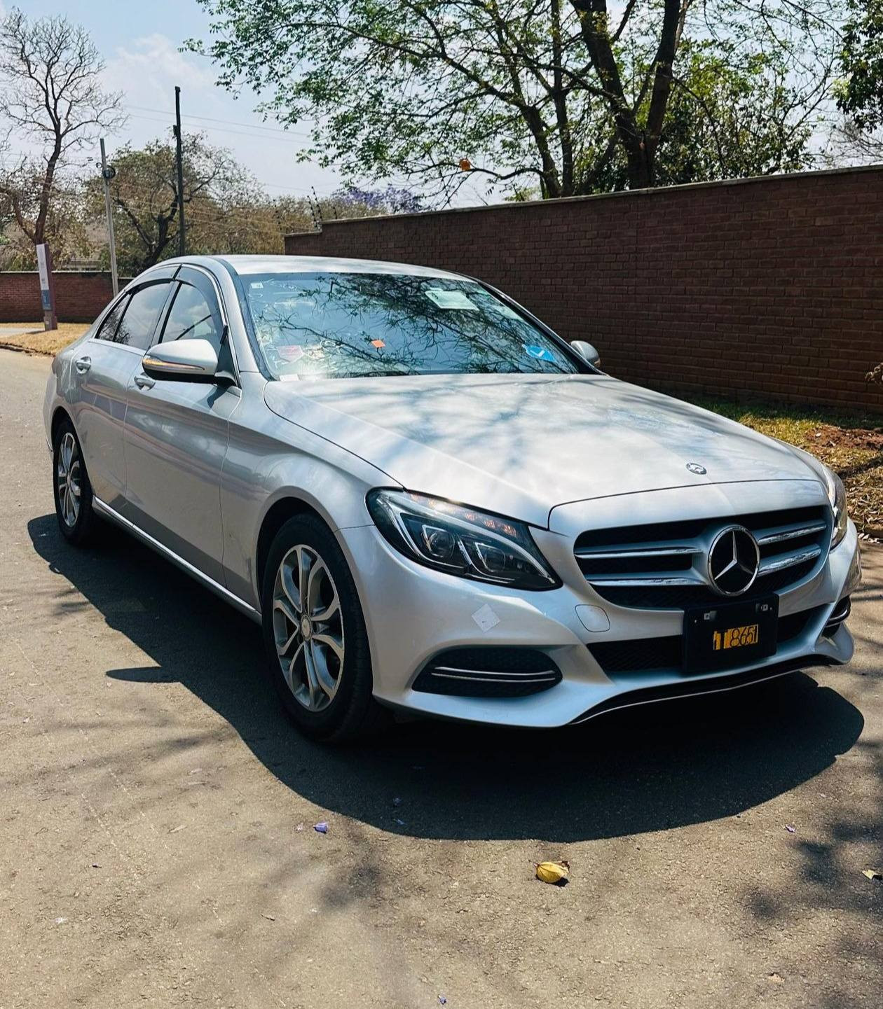 MERCEDES-BENZ C250 Image