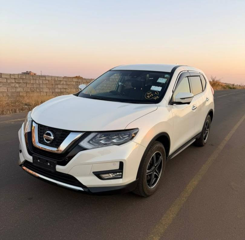 NISSAN X-TRAIL Image