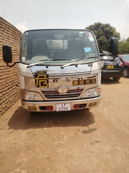 TOYOTA DYNA 2-TON Image