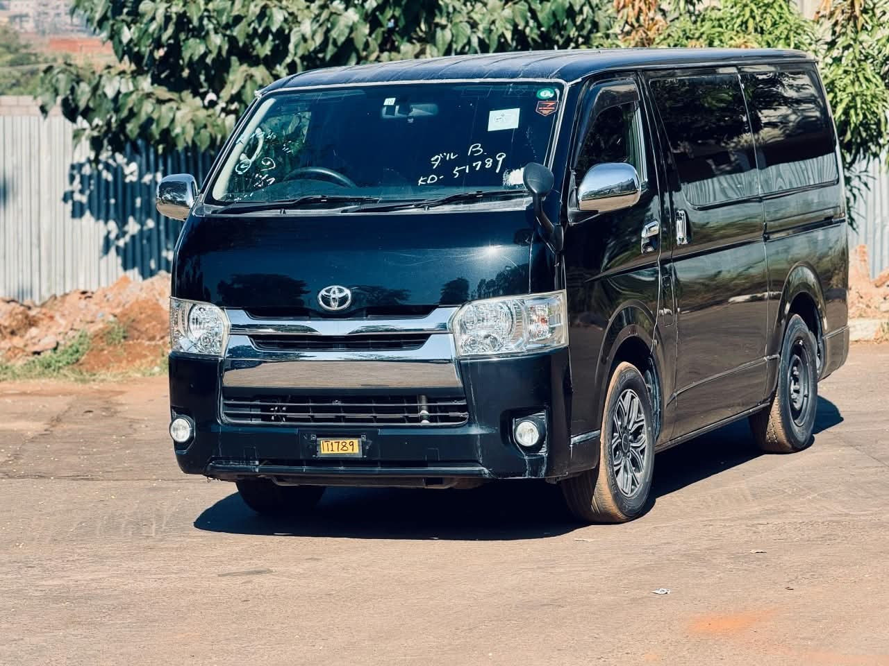 TOYOTA HIACE Image