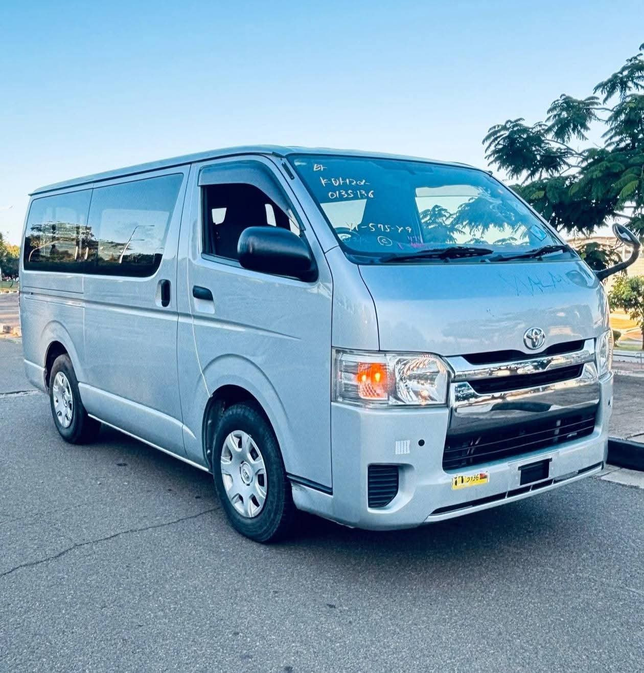 TOYOTA HIACE Image