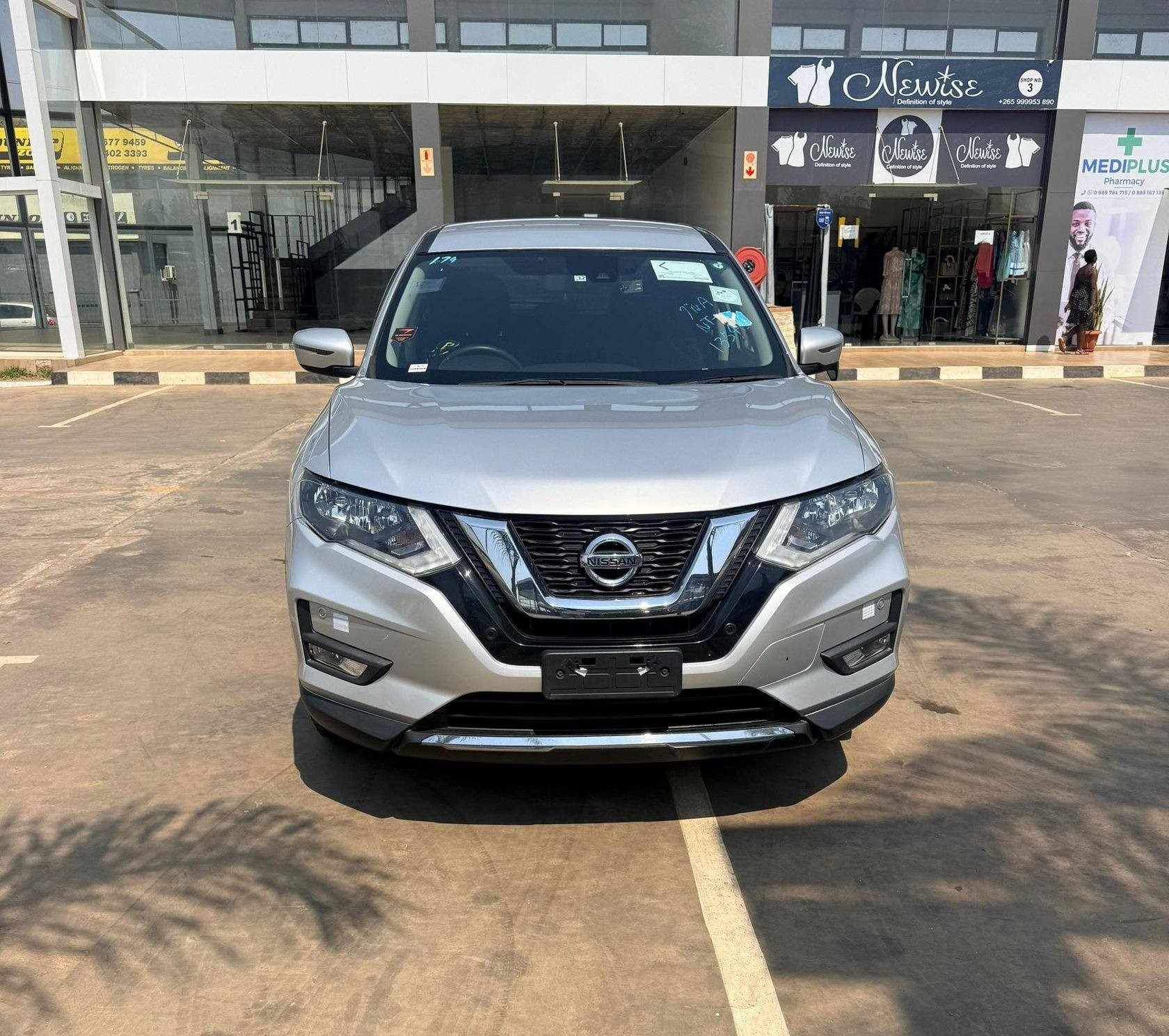 NISSAN X-TRAIL Image
