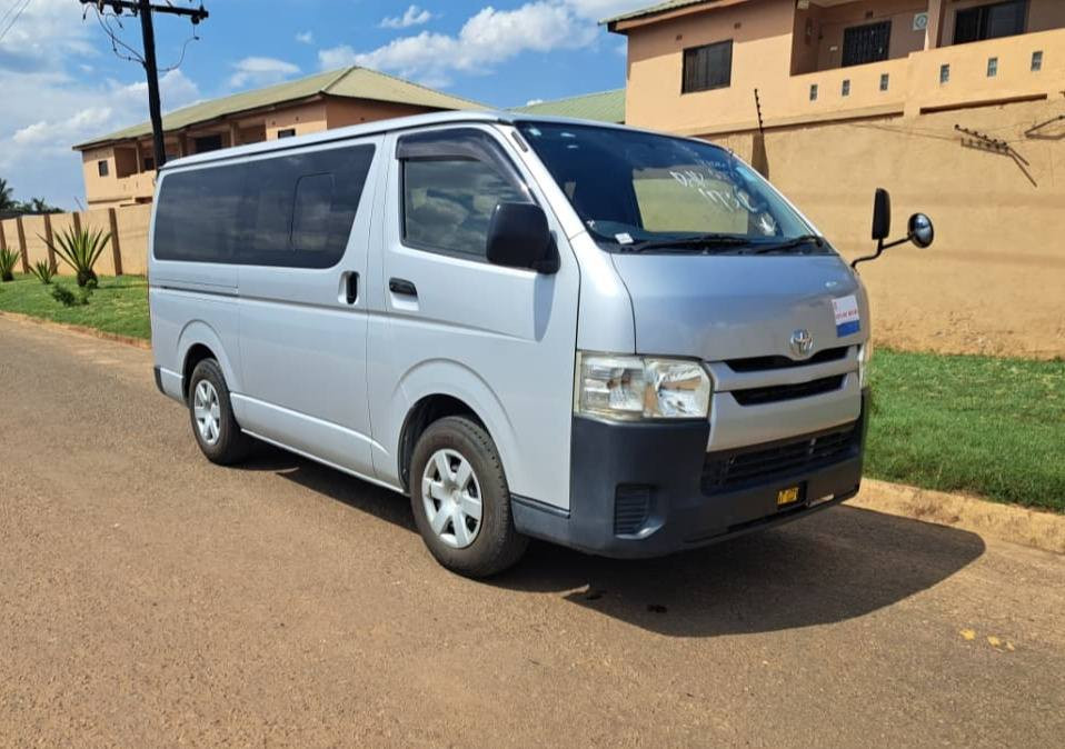 TOYOTA HIACE VAN Image