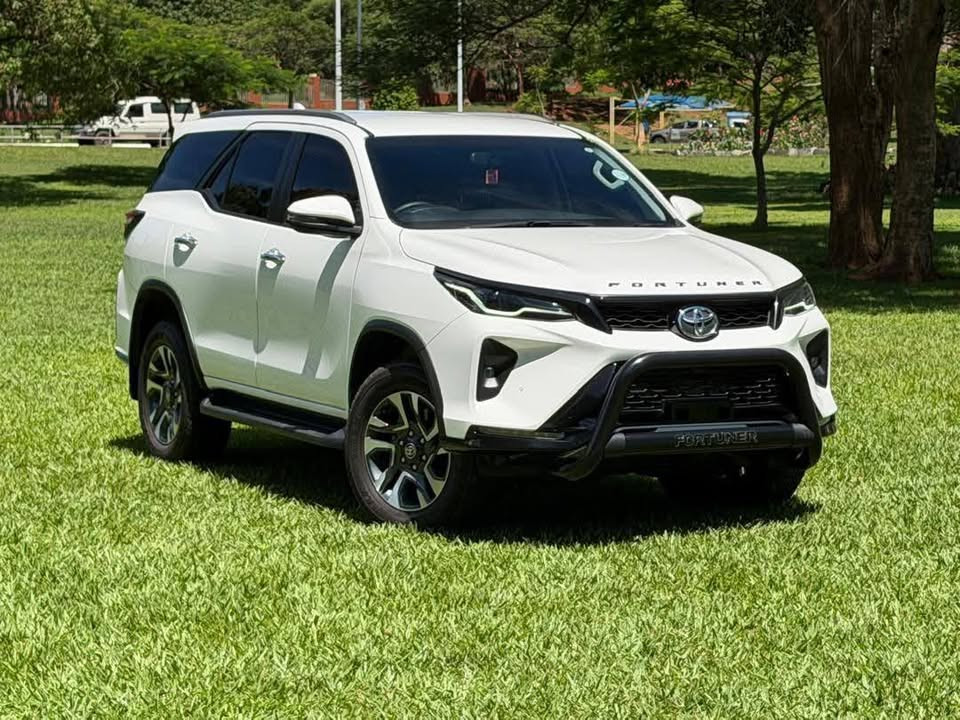 TOYOTA FORTUNER 2 Image