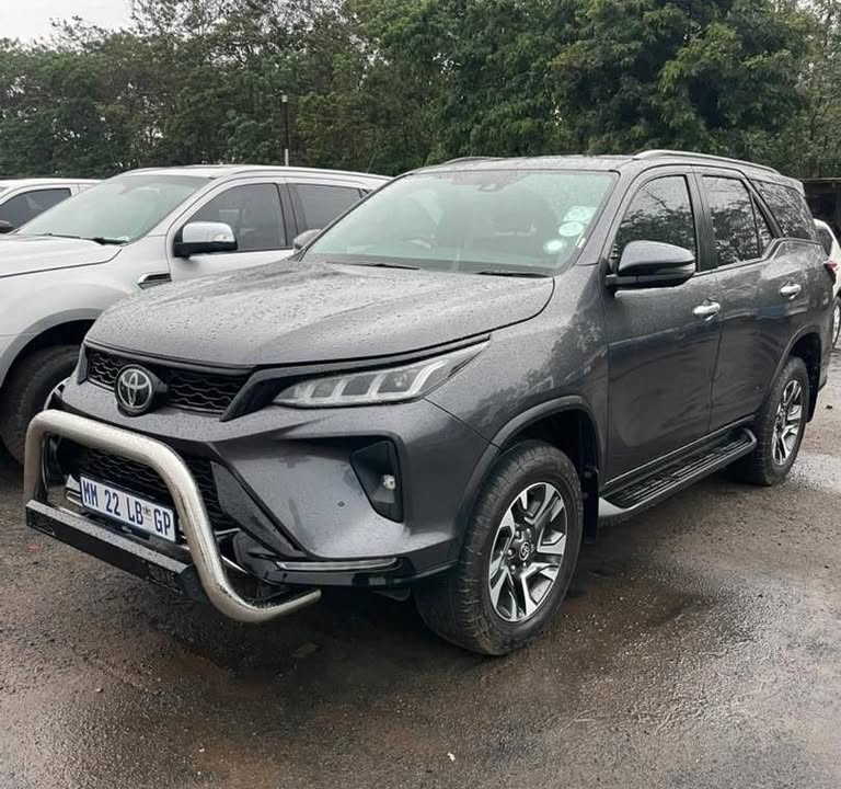 TOYOTA FORTUNER 2 Image