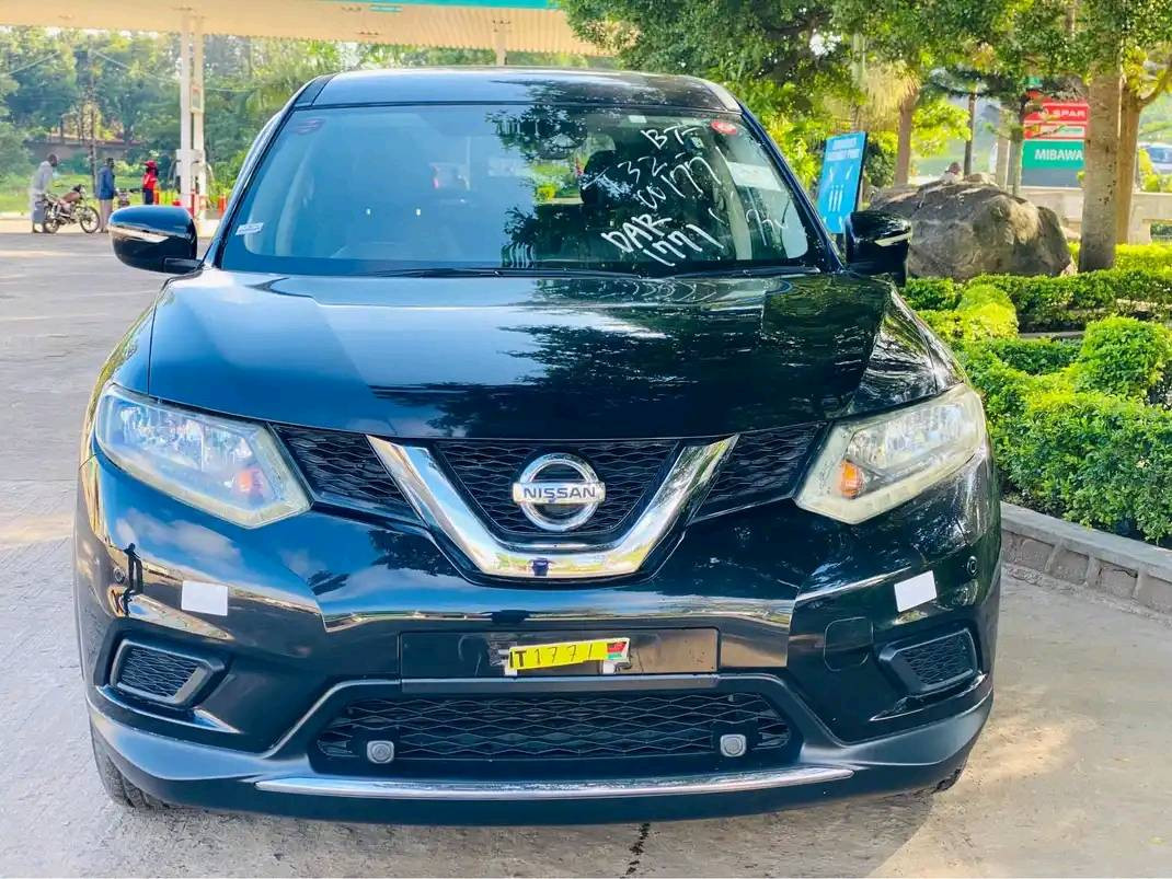 NISSAN X-TRAIL Image