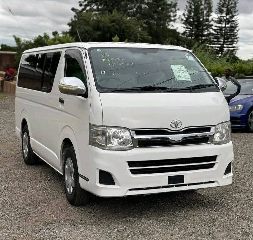 TOYOTA HIACE VAN Image
